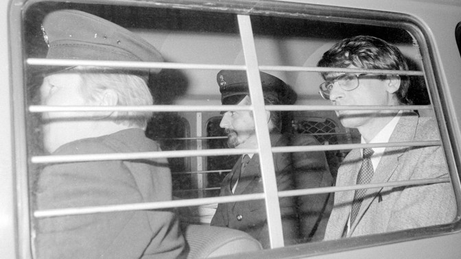 Zvrácený masový vrah Dennis Nilsen: Těla mladých bezdomovců koupal a převlékal