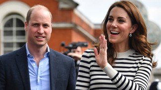 Námořnické proužky se vracejí: Vypilujte svůj outfit jako Kate Middleton či Meghan Markle
