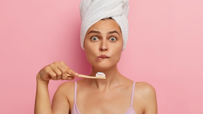 Čistíte si zuby správně? Zubařka vysvětluje nejčastější chyby, které patrně děláme všichni