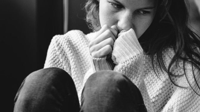 Anička (17): Byt nám každý večer v sedm sám od sebe ožíval. Až matka našla způsob, jak to zastavit