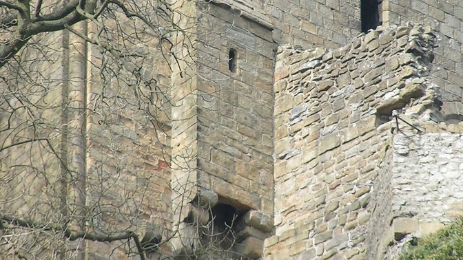 Tajemství středověkých záchodů: Zbraň hradního pána i neobvyklý zdroj obživy