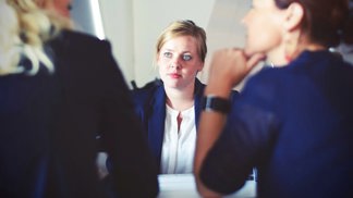 Majda (23): Řekla jsem kolegyni surovou pravdu do očí. Teď mě nesnáší celé oddělení