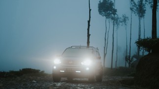 Vladimír (59): Cestou z taneční zábavy mi zastavilo podivné auto. Dodnes netuším, kdo mě to tenkrát svezl