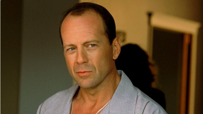 Jak žije Bruce Willis: Diváky z jeho výkonů bolí oči, doma si jej ale nemůžou vynachválit