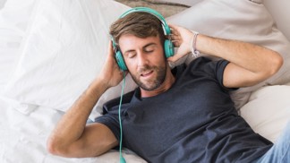 Josef (29): Přítelkyně mi nikdy neodpustila, že jsem ji podvedl v erotické hypnóze. Nedokážu s tím ale přestat