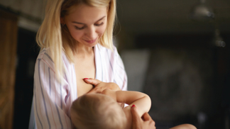 Vendula (33): Manžel mě přistihl při kojení na veřejnosti. Takovou reakci jsem od něj nečekala
