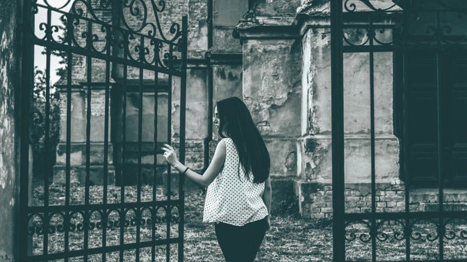 Natálie (20): Našla jsem hrob s morbidním nápisem. Události, které následovaly, si dodnes neumím vysvětlit