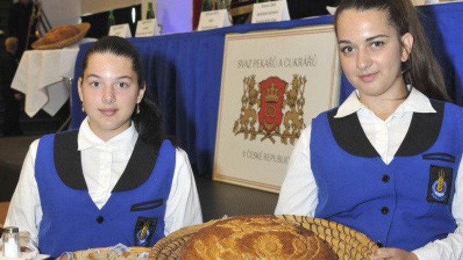 Odborníci vybrali na celonárodní pekařské soutěži v Pardubicích nejlepší Chléb roku 2021