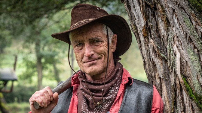 Startuje nový seriál Osada: Tomáš Hanák a Ivana Chýlková míří mezi chaotické chataře