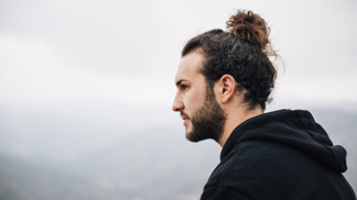 Alex (24): U odlehlého rybníka jsem potkal malou holku. Když jsem zjistil, kdo to je, zůstal jsem nevěřícně zírat
