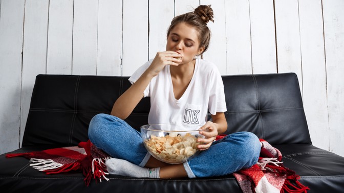 5 chytrých triků, jak zabránit tomu, aby vás v podvečer honila mlsná. Podle dietoložky to není žádná věda