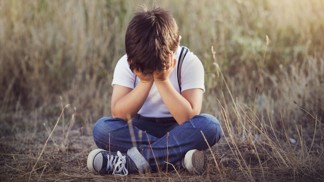 PORADNA: Desetileté dítě trápí smrt mazlíčka. Mluvte o jeho žalu a vykopejte spolu hrobeček, radí zkušená psycholožka
