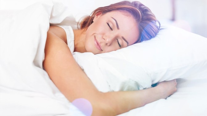 Zůstaňte v posteli: Když si o víkendu přispíte, snížíte riziko deprese o polovinu