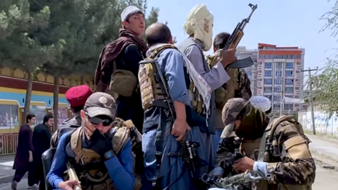 Američan v Tálibánu aneb Jak John Lindh hodil za hlavu luxus a odešel za Usámou bin Ládinem