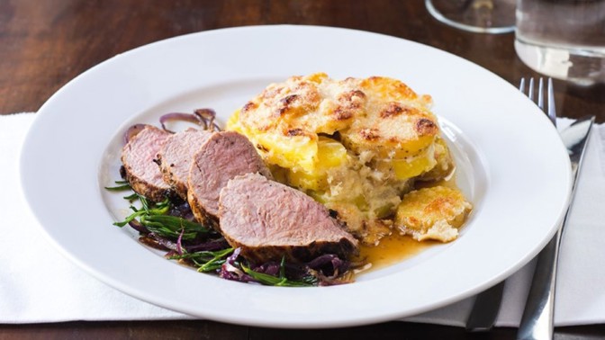 Vepřová panenka s gratinovanými bramborami: Dopřejte si zdravý a výživný oběd