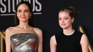 Nečekaný zvrat v životě Shiloh Jolie-Pitt: Dcera slavných rodičů už není kluk! Líčí se a obléká luxusní šaty