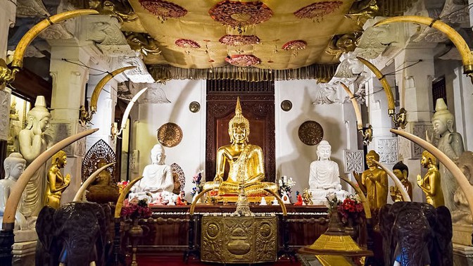 Tajemství Buddhových zubů: Mniši střeží dva, léčivé schopnosti má prý jen ten falešný