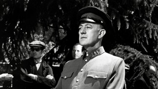 Temné tajemství Aleca Guinnesse: Proč hvězda filmu Doktor Živago nenáviděla svou matku?