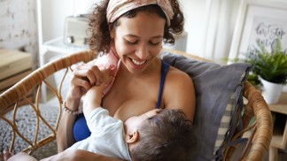 Petra (32): Okolí mi vyčítá, že stále kojím dvouletého syna. To, co mi řekla tchyně, jí jen tak nezapomenu