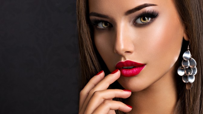 Ženy podle horoskopu: 4 znamení zvěrokruhu, která kvůli lásce klidně zradí své přátele