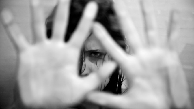 Můžeme zemřít strachy? Pod vlivem hrůzy se v lidském těle dějí neobyčejné věci