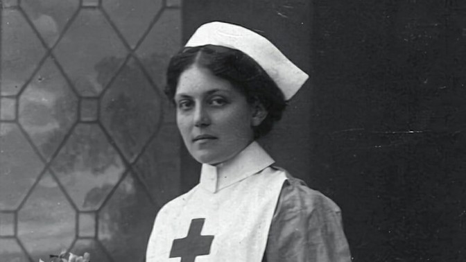 Největší smolařky historie: S jednou se potopil Titanik, druhou pronásledovaly blesky a exmanžel, třetí trefil meteorit