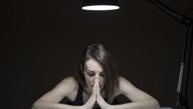 Leona (38): Z manžela se vyklubal alkoholik a násilník. Vím, že bych ho měla opustit, ale jedna věc mi v tom brání