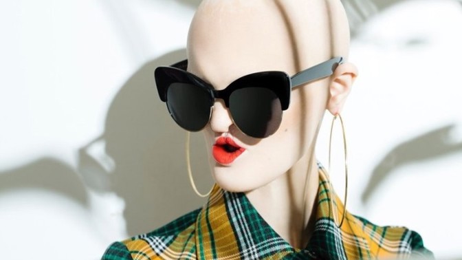 Neuvěřitelný příběh Melanie Gaydos: Žena se vzácnou genetickou vadou prorazila do světa modelingu