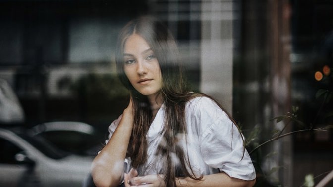 Agáta (38): V restauraci mě uhranula cizí žena. Dodnes se stydím za to, co jsem tam prováděla