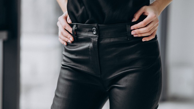 Kožené kalhoty se vracejí na scénu: Noste je v souladu s nejnovějšími trendy či po vzoru slavných dam