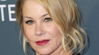 4 příznaky roztroušené sklerózy: Tuto nemoc má i Christina Applegate ze seriálu Ženatý se závazky