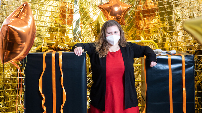 Inspirativní Eliška se učí znakovat. Chce si rozumět s kolegy se sluchovým postižením