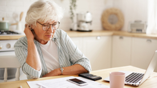 Hanka (59): Moc jsem se těšila na vnoučata. Když teď konečně jedno mám, žádnou radost necítím