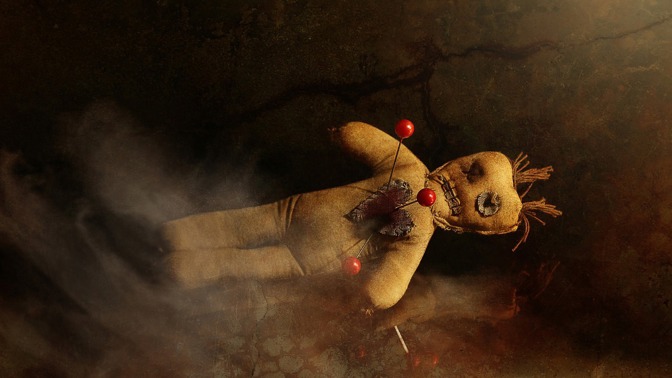 Jak zlomit kletbu: Pomůže prý speciální bylinková koupel, černá sůl a pohřbení panenky