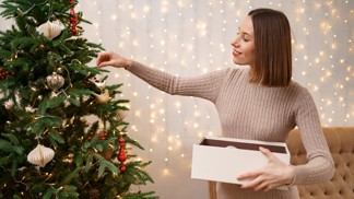 Ženy podle horoskopu: Tato 3 znamení zvěrokruhu si přejí najít pod stromečkem "měkkouše"