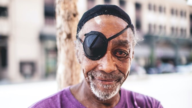 Syndrom fantomového oka: Vidí lidé skrze prázdný důlek duchy, nebo jde o halucinace?