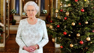 Vánoce britské královské rodiny: Nejkurióznější dárky pro Alžbětu II. vymýšlí princ Harry