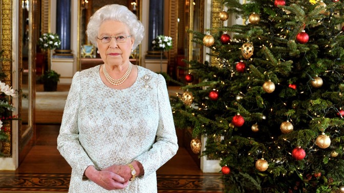 Vánoce britské královské rodiny: Nejkurióznější dárky pro Alžbětu II. vymýšlí princ Harry