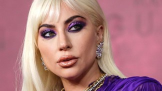 Lady Gaga vystřídala ve filmu Klan Gucci 55 účesů. Co prozradil její kadeřník?
