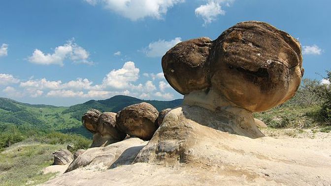 Bizarní trovanty: Záhadné rumunské kameny prý dýchají, rostou a umí se rozmnožovat