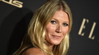 Nejvtipnější zprávy roku 2021: Exploze svíčky s vůní intimních partií Gwyneth Paltrow