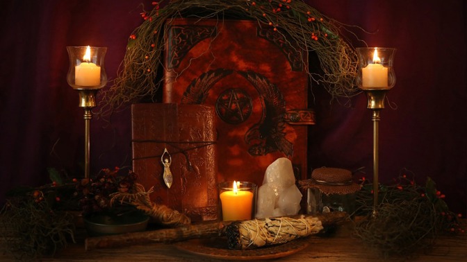 Jak zbavit domov negativní energie: Pomáhají bílé svíčky a sůl. Ale co když si ducha chcete ponechat?