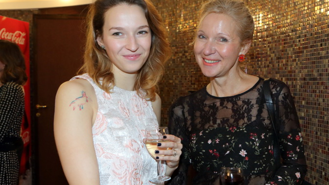 Zpěvačka a herečka Berenika Kohoutová je dcerou spisovatelky Ireny Obermannové.