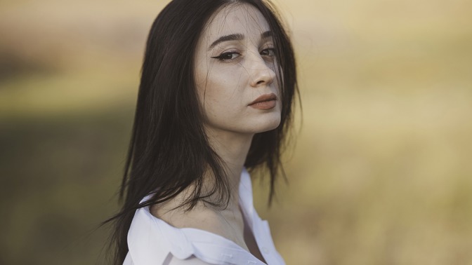 Dita (22): Táta na nás nezapomněl ani po smrti. Každý den ve stejný čas se děje něco zvláštního