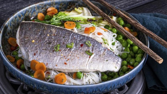 Pražma na páře s rýžovými nudlemi: Závan asijské kuchyně u vás doma