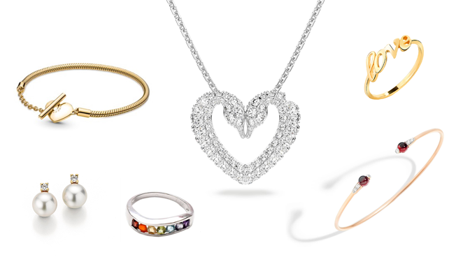 15 stylových šperků, kterými na Valentýna 2022 potěšíte každou ženu: Zvolíte larimar, nebo čakru?