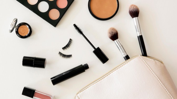 Rychlá doba si žádá rychlé líčení: 10 express produktů, které nesmějí chybět ve vaší kosmetické výbavě