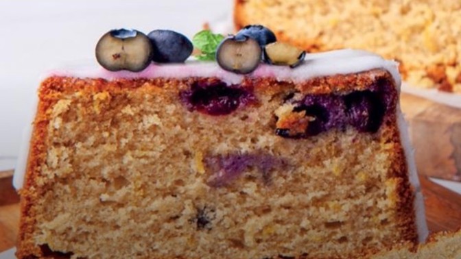 Citronový chlebíček s ovocem a polevou: Příjemný dezert pro předjarní dny