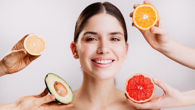 Krása začíná uvnitř: 5 zázračných potravin, které rozzáří vaši pleť