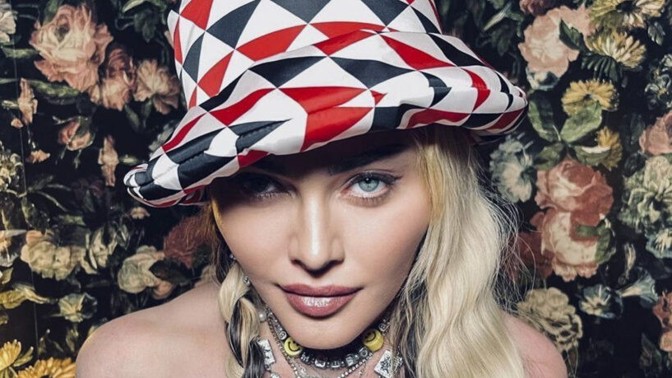 Klobouky povýší váš outfit k dokonalosti: Jak je nosí popová královna Madonna?